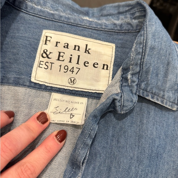 Frank & Eileen - Eileen Denim Button Down in Distressed Vintage Wash Size M - Picture 9 of 10